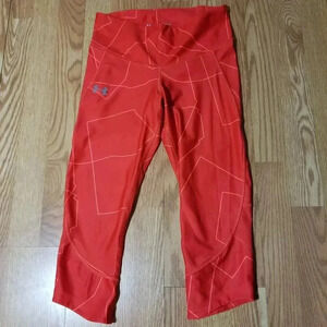 Under Amour Red HeatGear Compression Red with Orange Pattern Capri Leggings Sz M